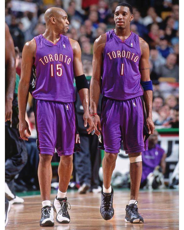 形成强烈对 形成强烈对